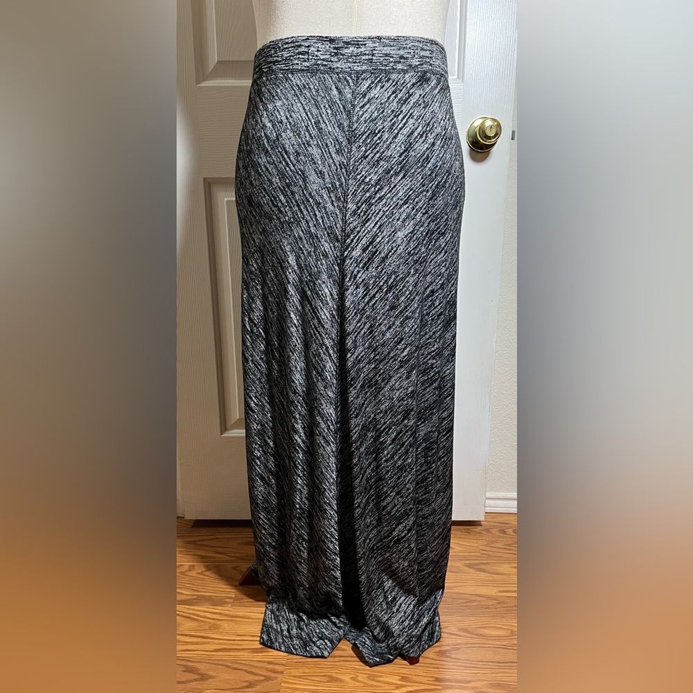 Lane Bryant Women’s Black and Gray Maxi Skirt - Picture 5 of 8